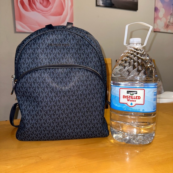 Michael kors LARGE abbey backpack - Picture 4 of 5